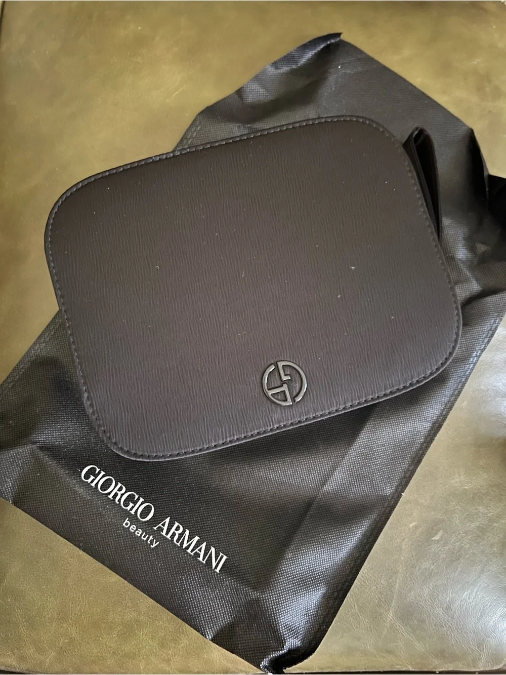 Giorgio Armani Beauty Cosmetic Make Up Zip Bag Toiletry Case in Black